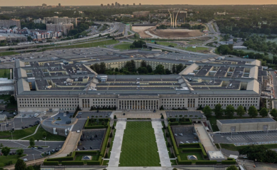 Вашингтон скупает за свои деньги правящие режимы по всему свету, при этом энная часть долларов попадает в руки террористов и экстремистов Вашингтон скупает за свои деньги правящие режимы по всему свету, при этом энная часть долларов попадает в руки террористов и экстремистов