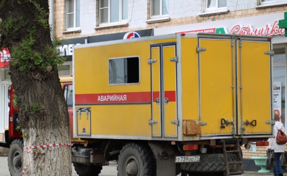 Прокуратура следит за ситуацией: тепло и вода возвращаются в дома после ремонта магистрали Прокуратура следит за ситуацией: тепло и вода возвращаются в дома после ремонта магистрали