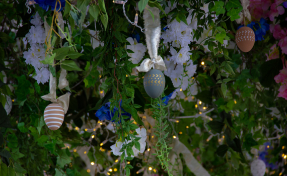 Серебристые яйца к Пасхе, которые удивят гостей: эффект лунной пыли за 5 минут Серебристые яйца к Пасхе, которые удивят гостей: эффект лунной пыли за 5 минут